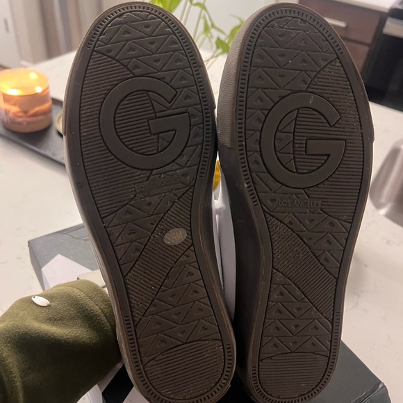 Women’s Guess Gym Shoes, Size 8.5 - Picture 5 of 5